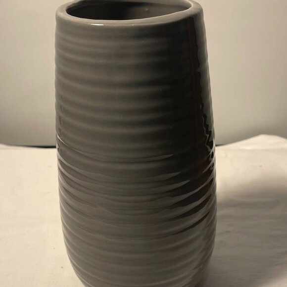 Ashland Gray Ribbled Vase - Picture 1 of 5